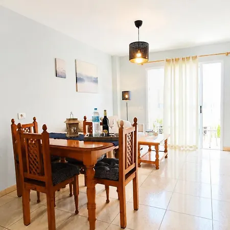 Apartamento Luminoso A 3 Min De La Playa Con Parking Gratuito شقة *