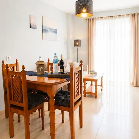Apartamento Luminoso apartamento a 3 min de la playa con parking
