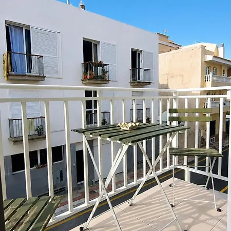 Luminoso apartamento a 3 min de la playa con parking Apartamento